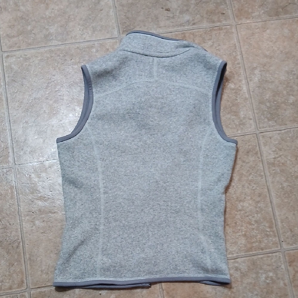 Patagonia Light Gray Fleece Vest With Pockets And Zipper - Picture 5 of 5